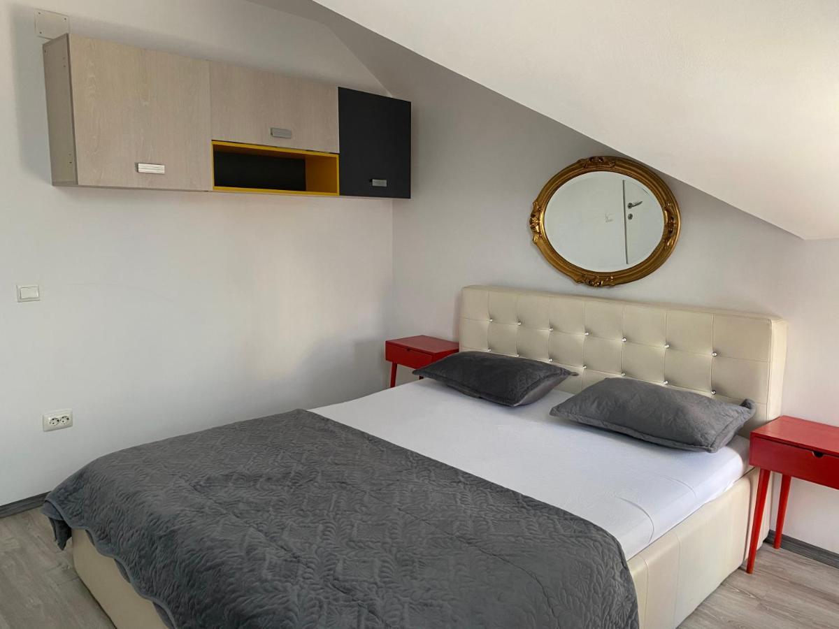 The Vintage - Wonderful Apartment In Best Location Κραϊόβα Εξωτερικό φωτογραφία