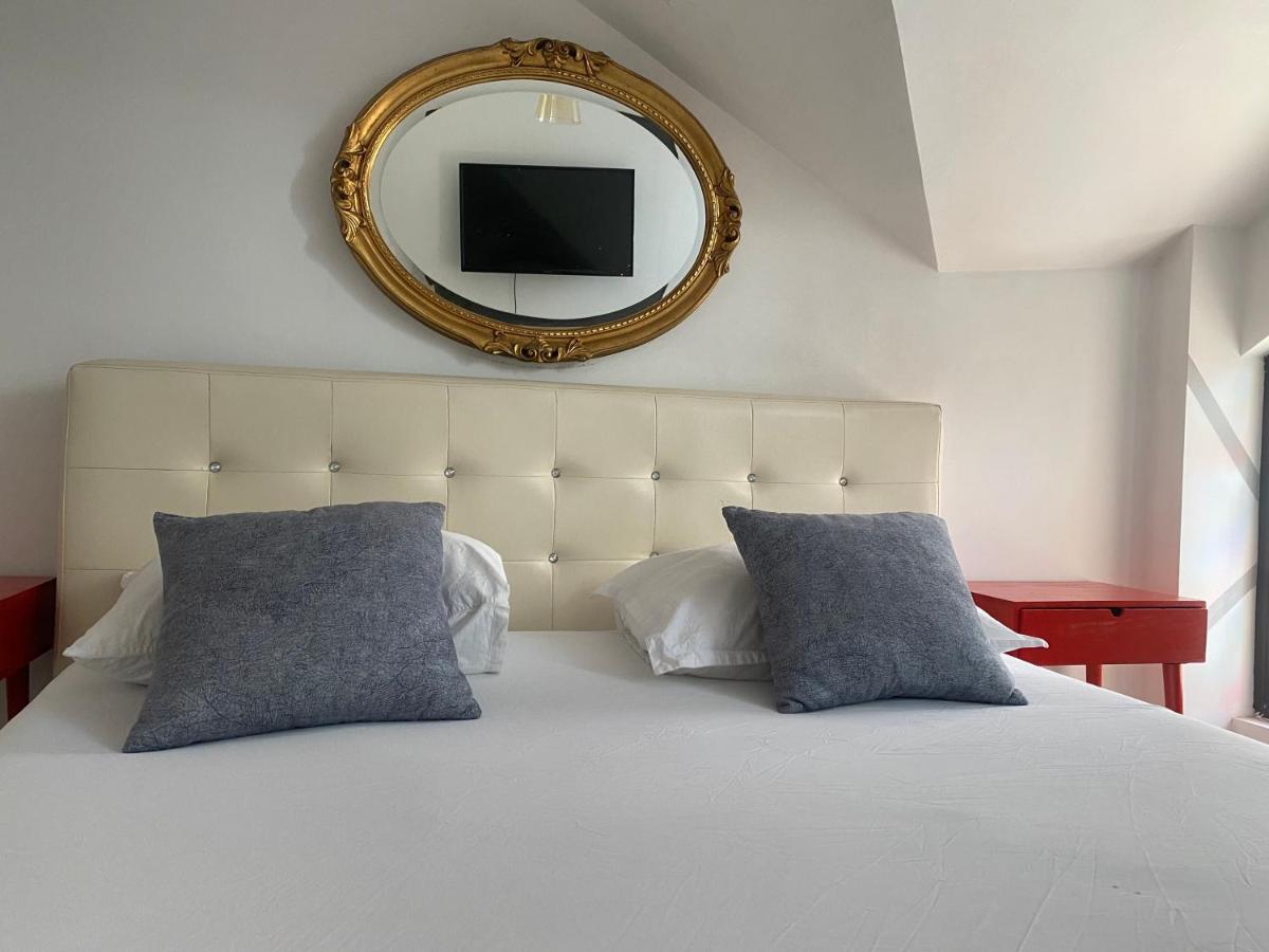 The Vintage - Wonderful Apartment In Best Location Κραϊόβα Εξωτερικό φωτογραφία