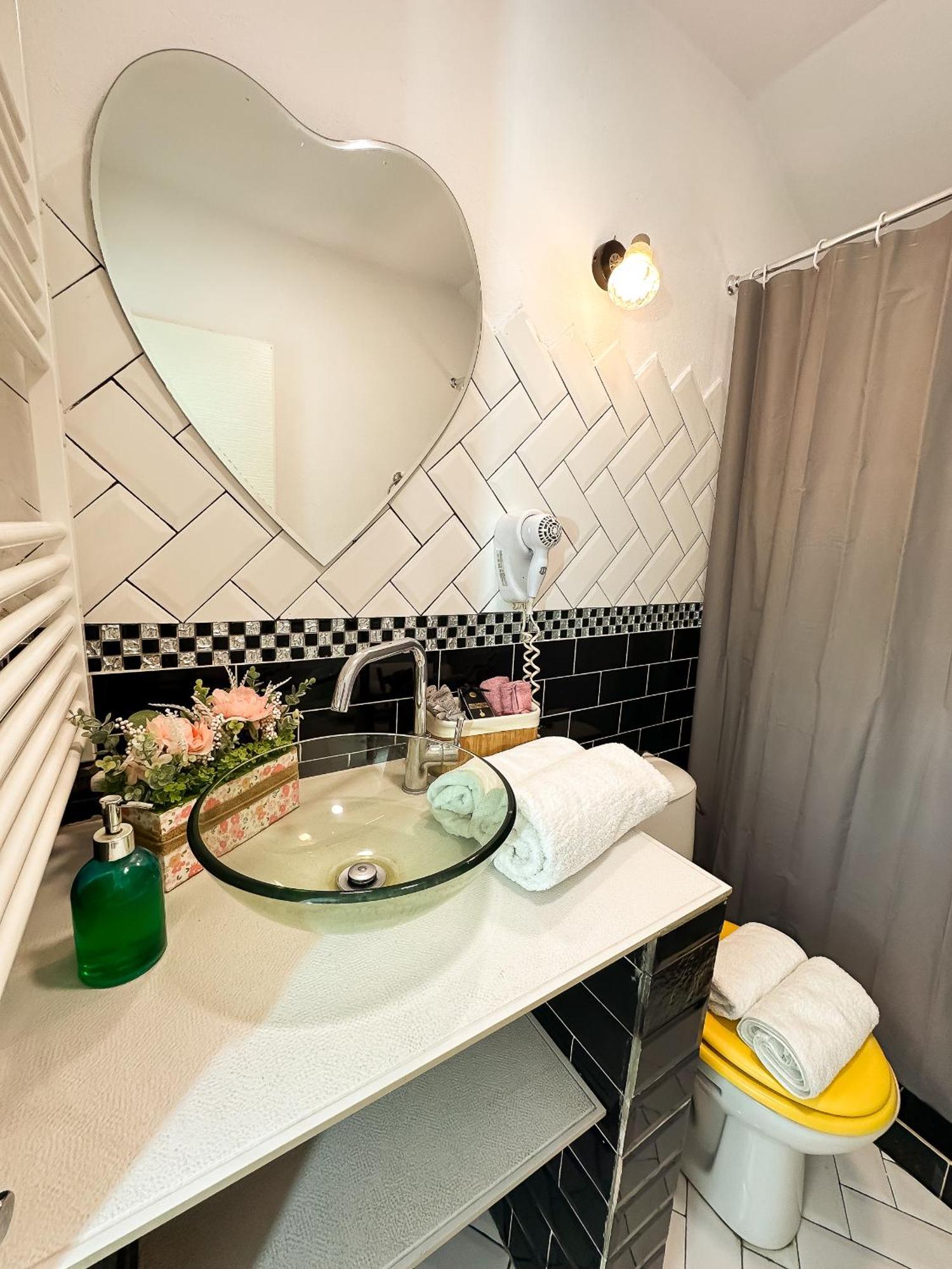 The Vintage - Wonderful Apartment In Best Location Κραϊόβα Εξωτερικό φωτογραφία