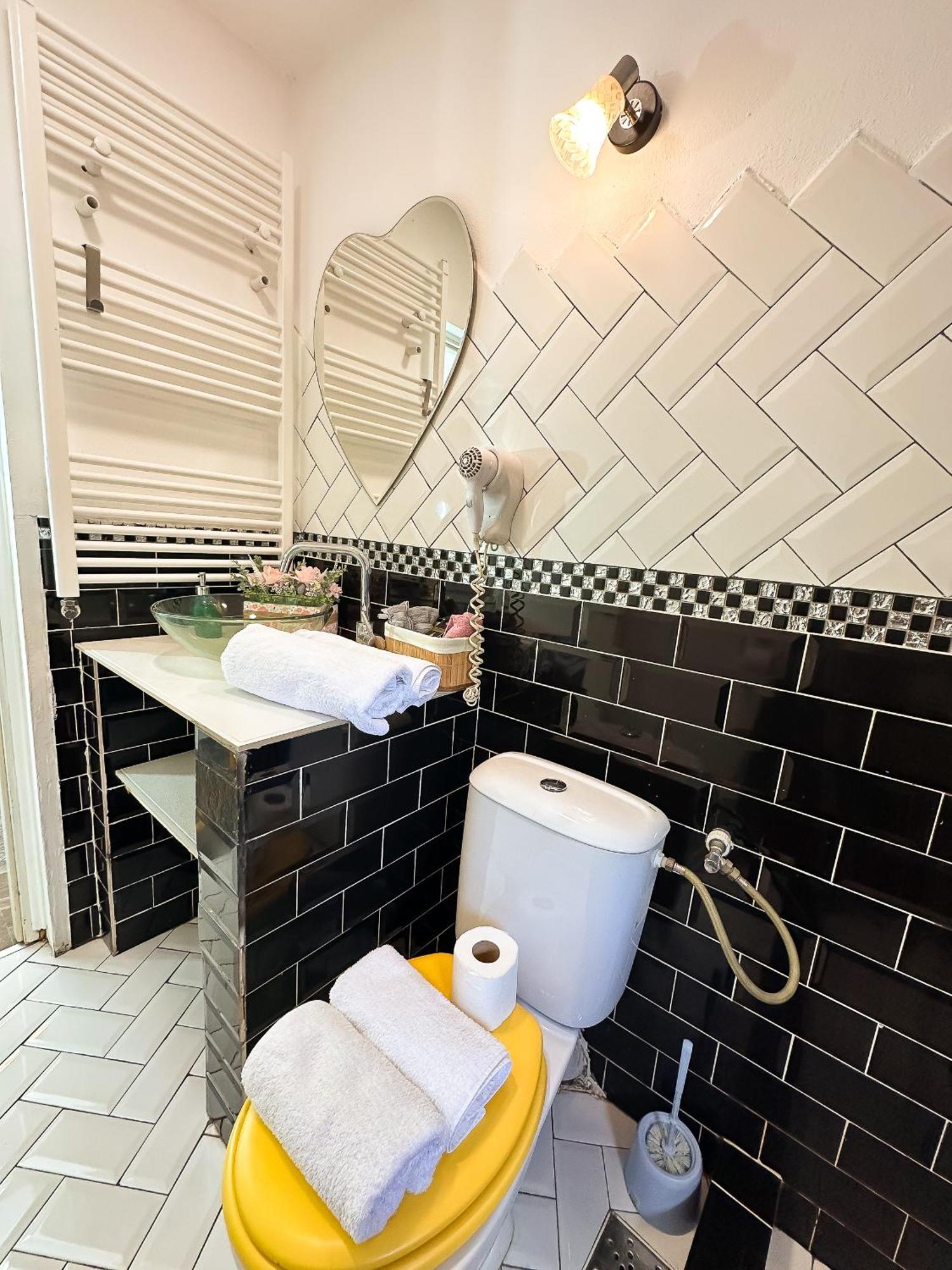 The Vintage - Wonderful Apartment In Best Location Κραϊόβα Εξωτερικό φωτογραφία