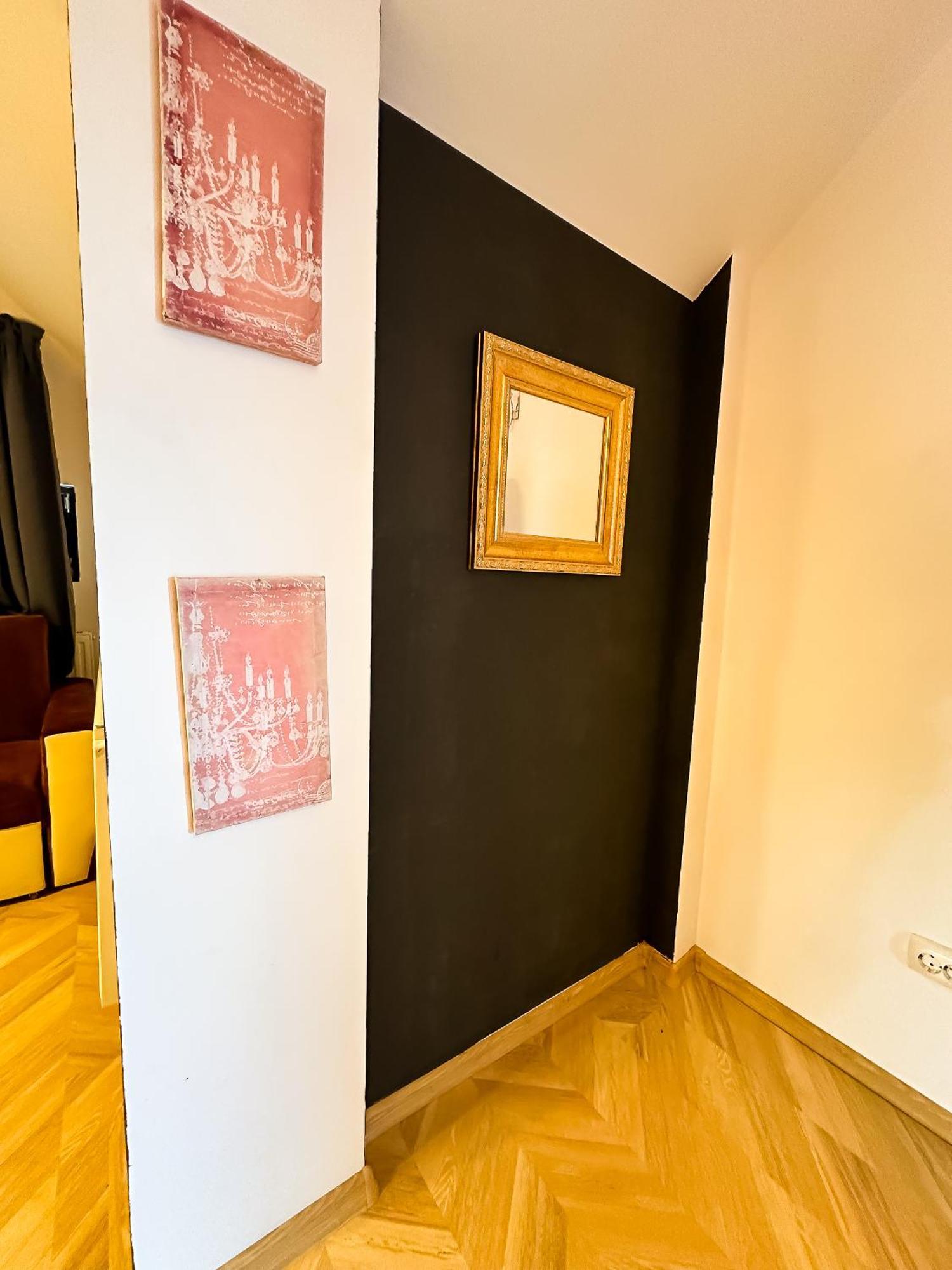 The Vintage - Wonderful Apartment In Best Location Κραϊόβα Εξωτερικό φωτογραφία