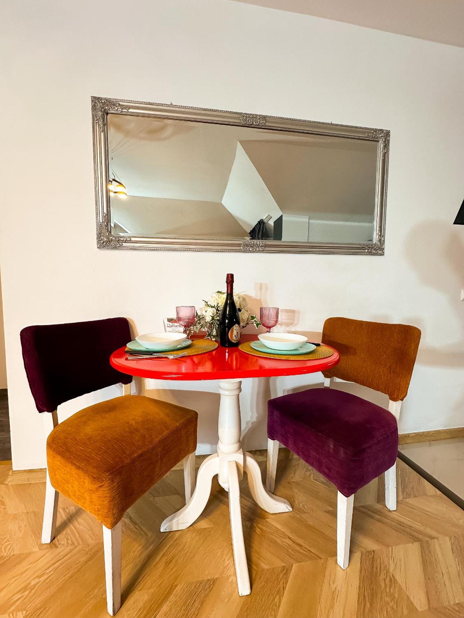 The Vintage - Wonderful Apartment In Best Location Κραϊόβα Εξωτερικό φωτογραφία
