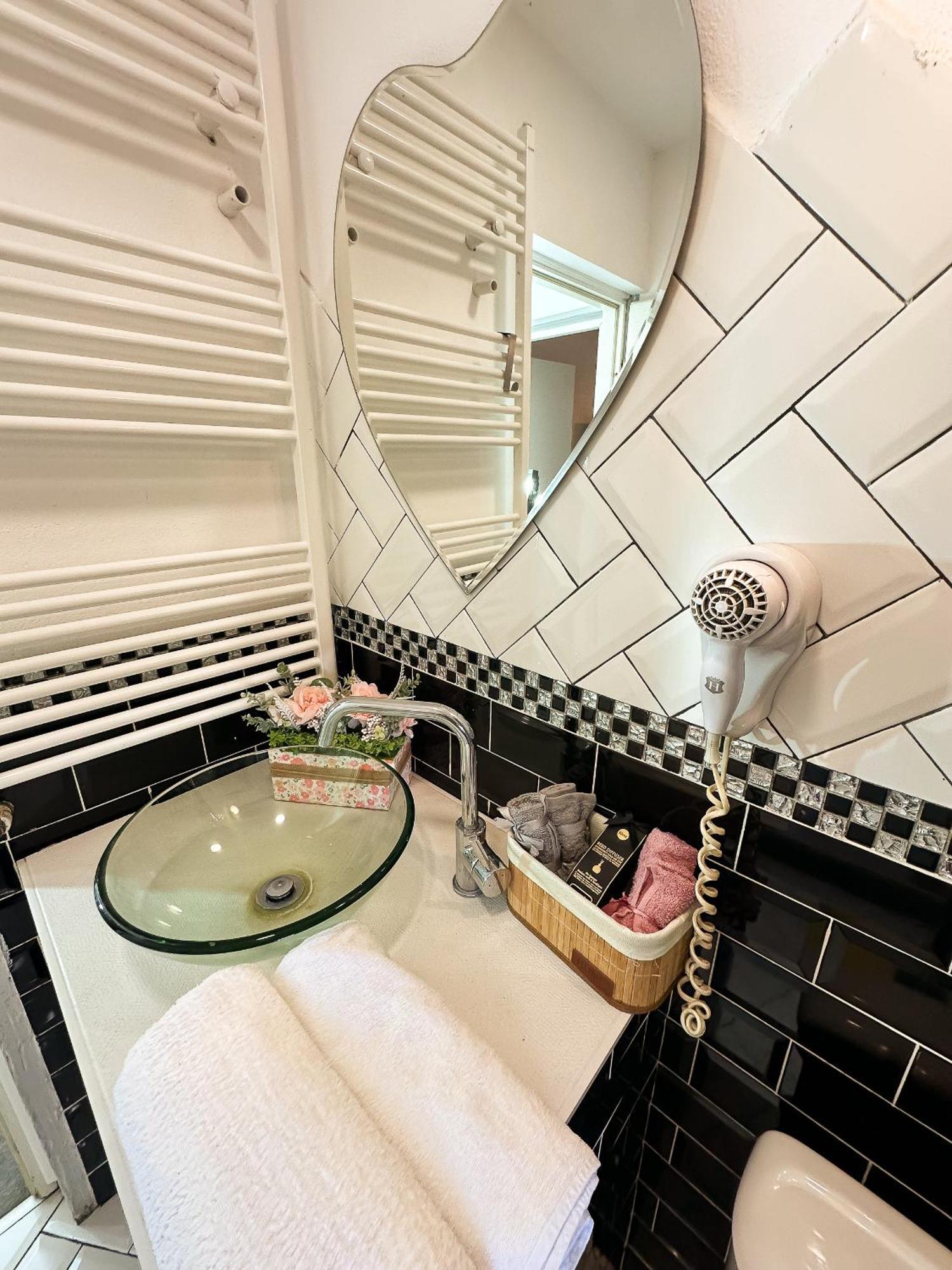 The Vintage - Wonderful Apartment In Best Location Κραϊόβα Εξωτερικό φωτογραφία